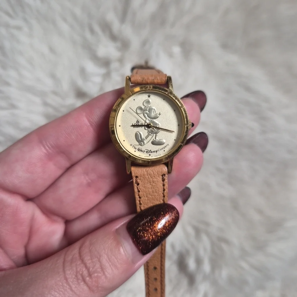 Disney Watch Mickey Mouse Gold Tone The Walt Disney Company Wristwatch Analog ✨️